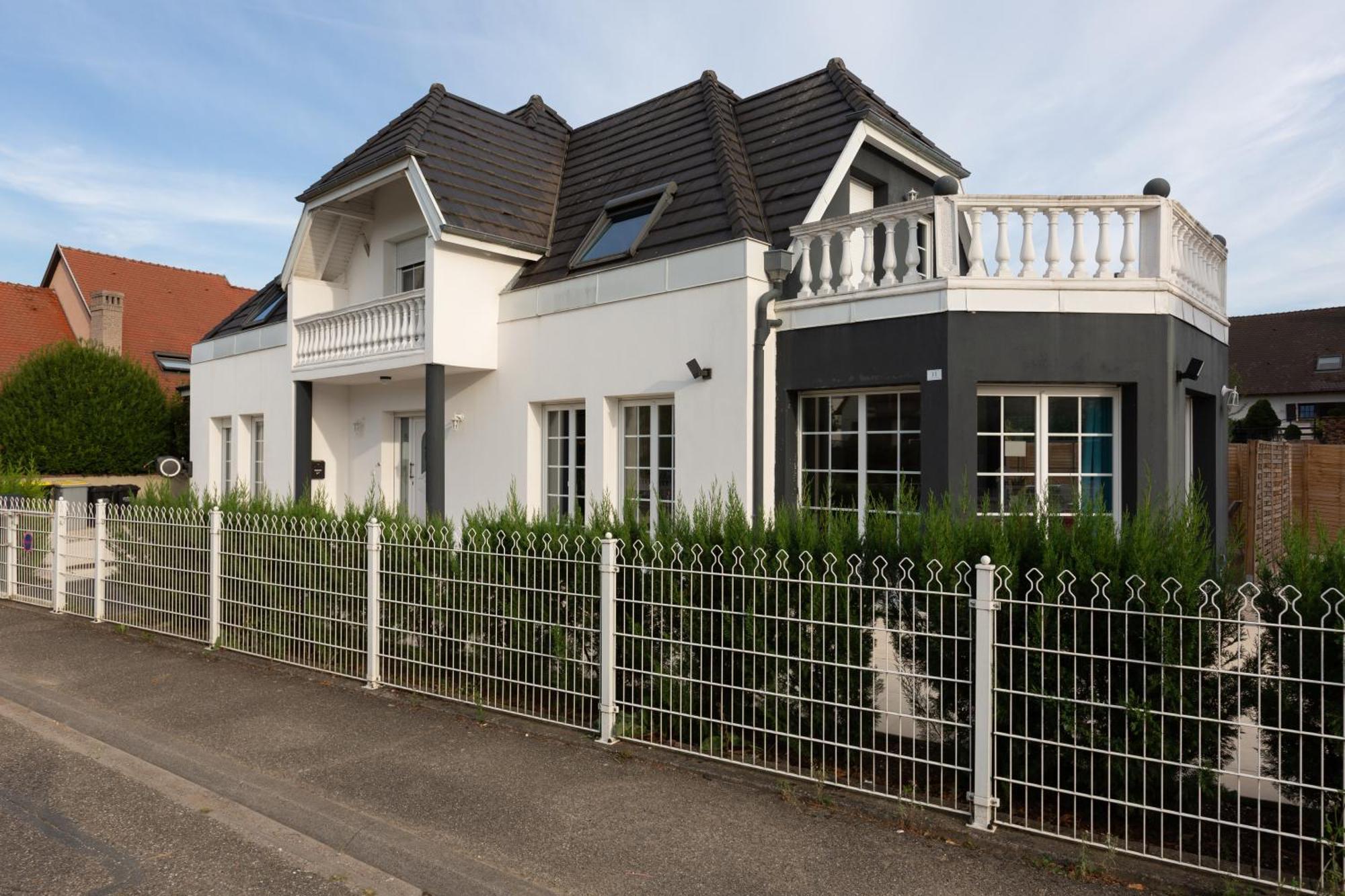 Ittenheim Gites Spa Strasbourg - Villa Ours - Spa Prive, Sauna, Borne D'Arcade, Babyfoot מראה חיצוני תמונה