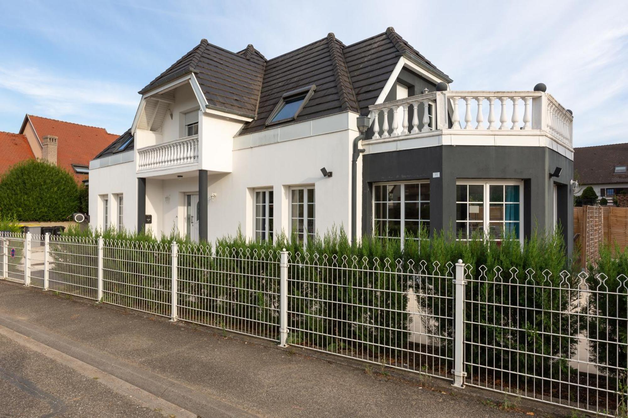 Ittenheim Gites Spa Strasbourg - Villa Ours - Spa Prive, Sauna, Borne D'Arcade, Babyfoot מראה חיצוני תמונה