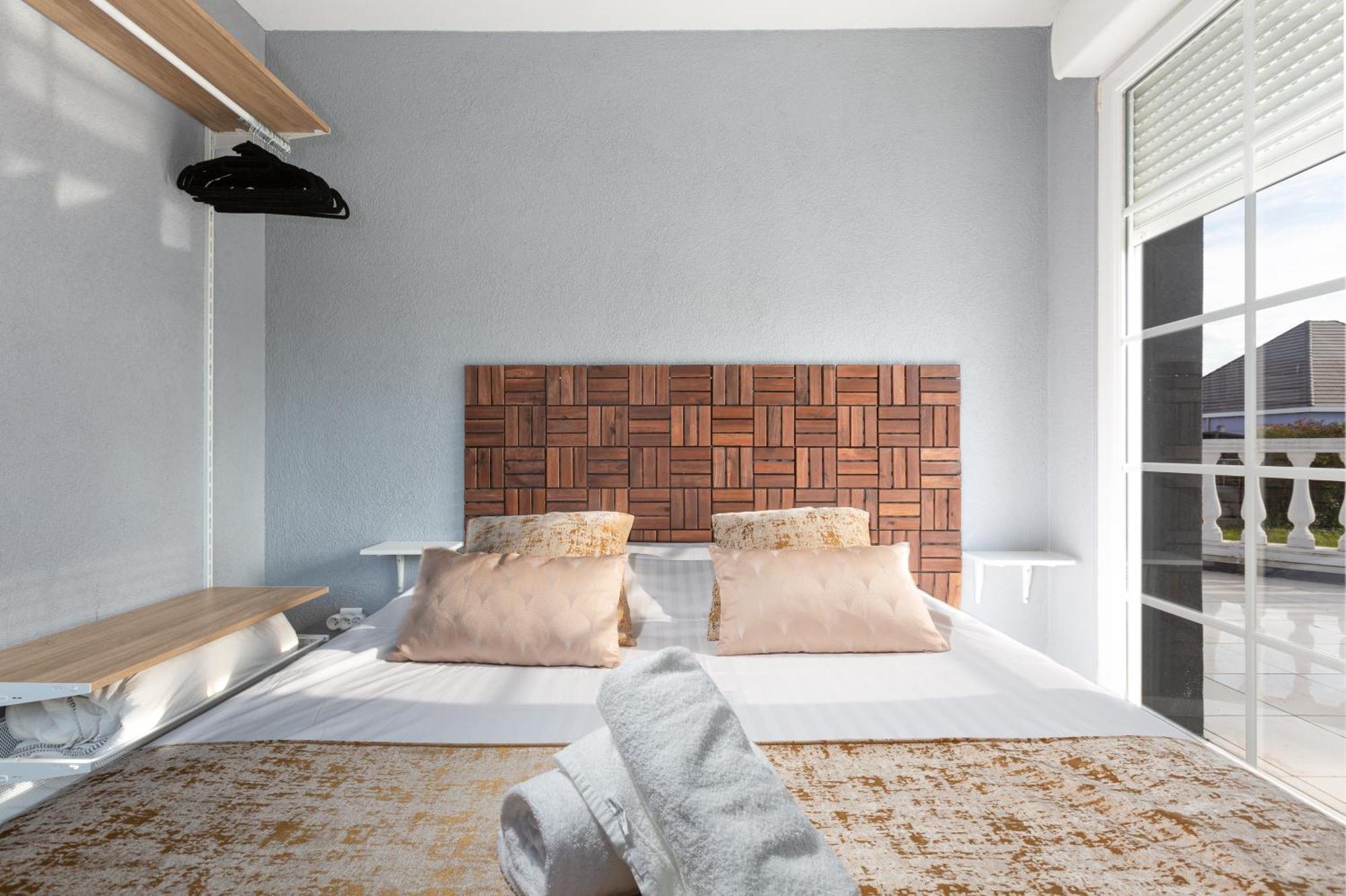 Ittenheim Gites Spa Strasbourg - Villa Ours - Spa Prive, Sauna, Borne D'Arcade, Babyfoot מראה חיצוני תמונה
